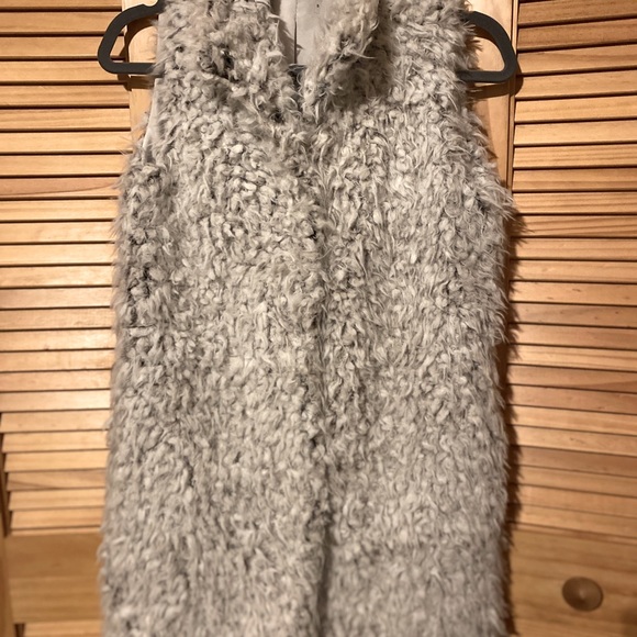 Love token fur vest! - Picture 9 of 9